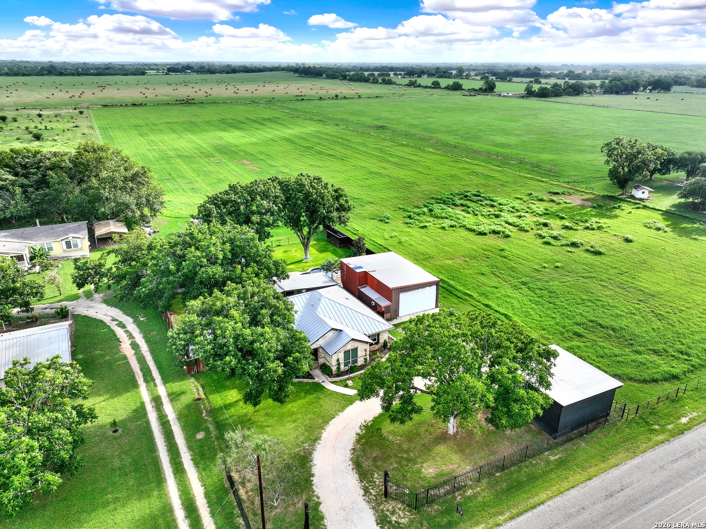 main property photo 50