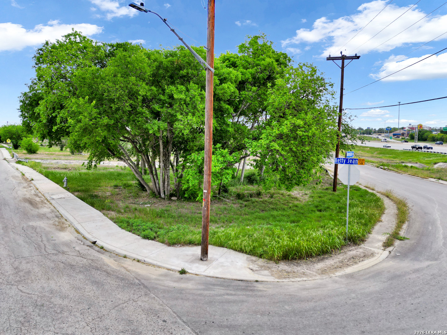 main property photo 8
