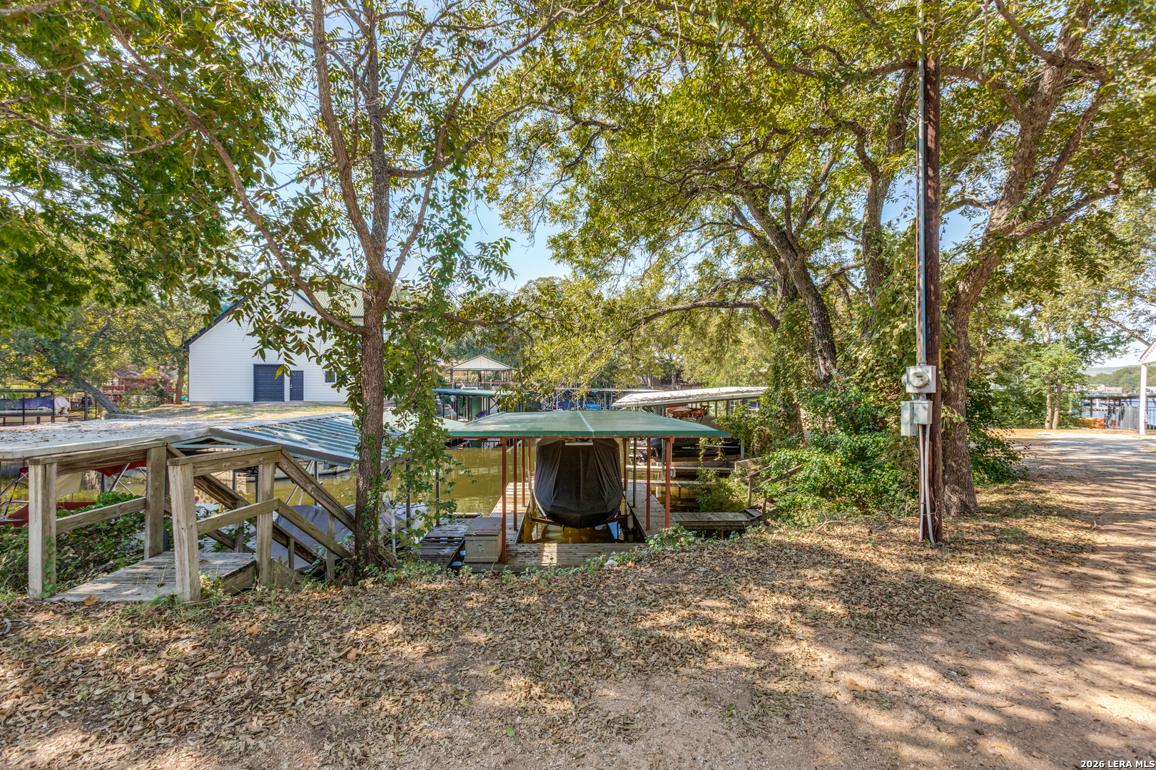 main property photo 41