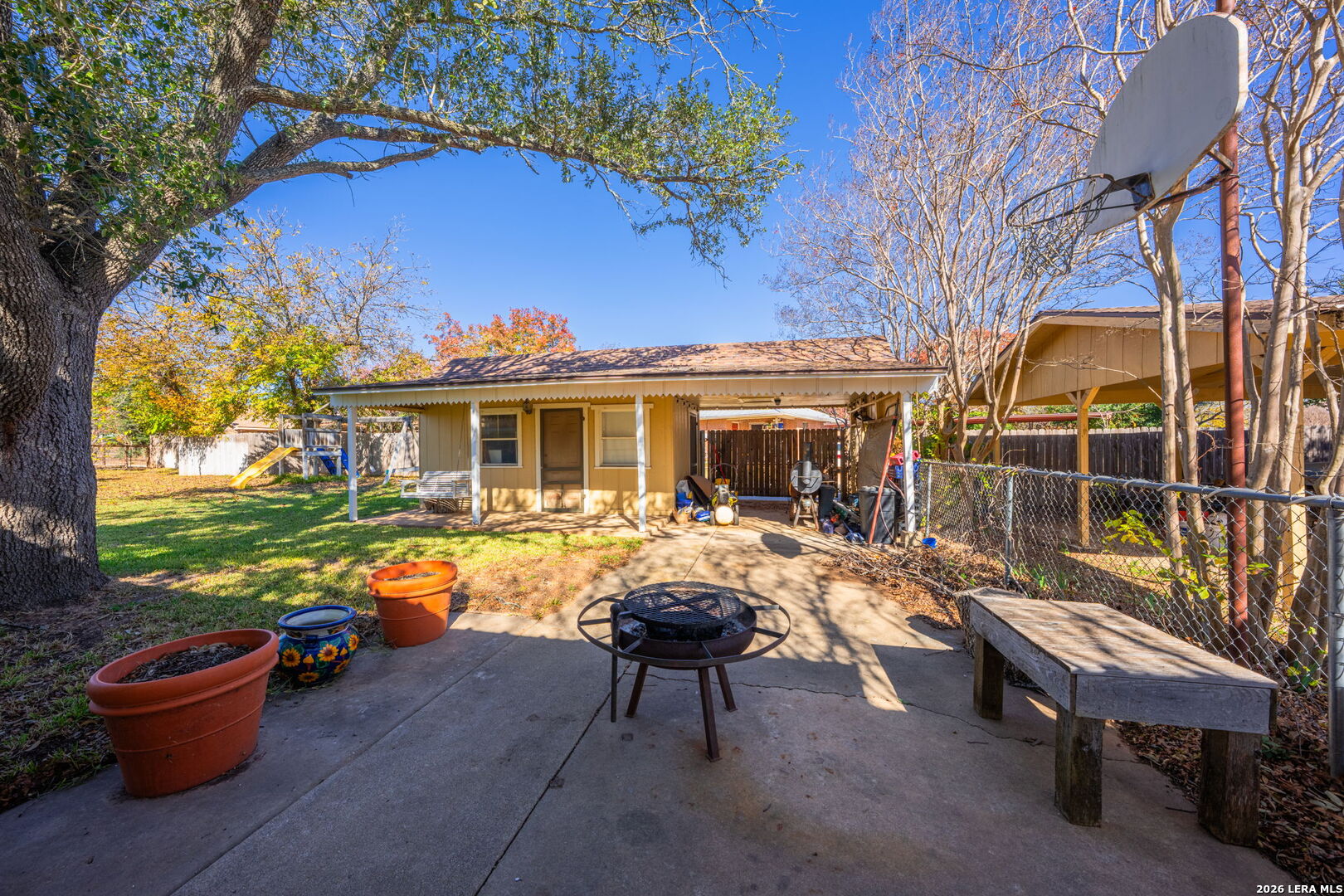 main property photo 19