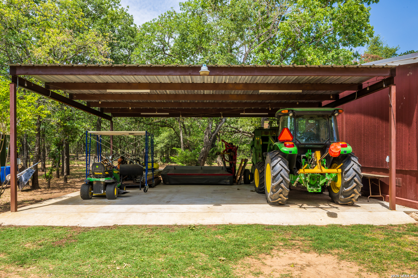 main property photo 17