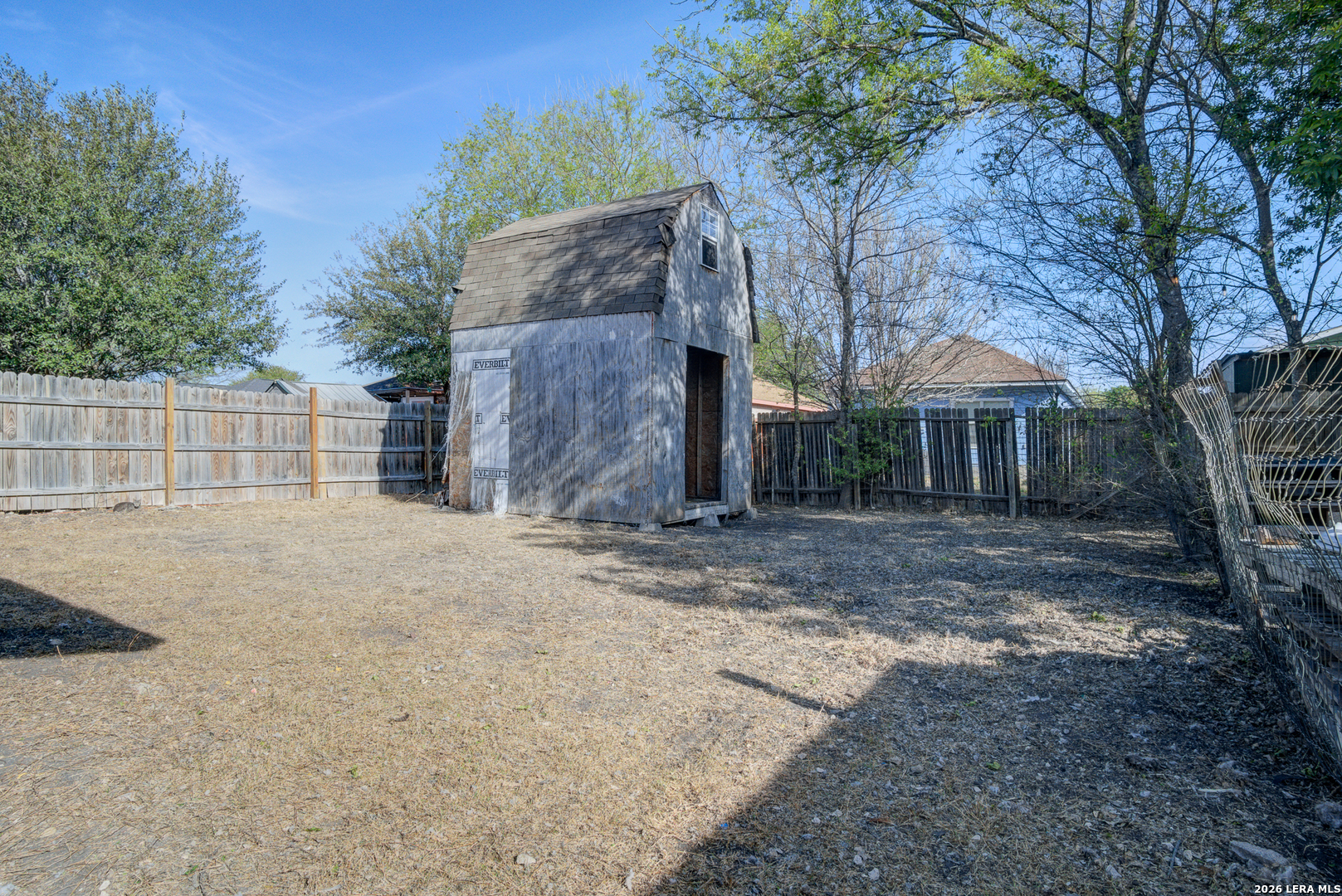 main property photo 13