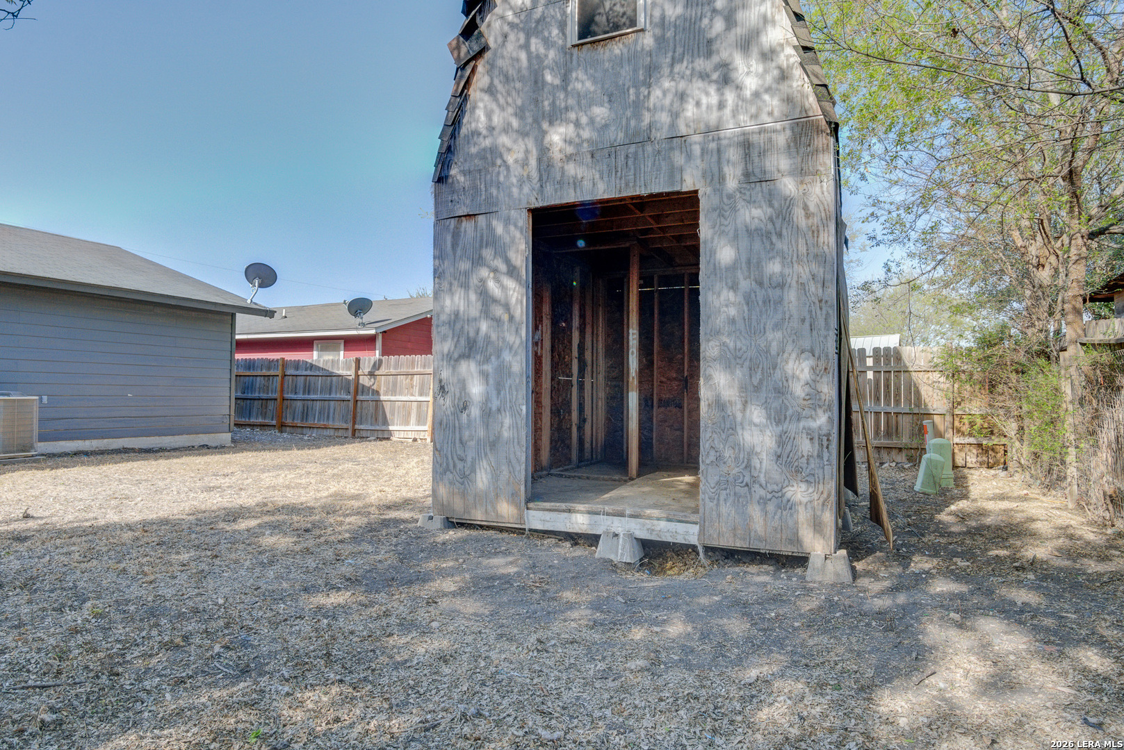 main property photo 17