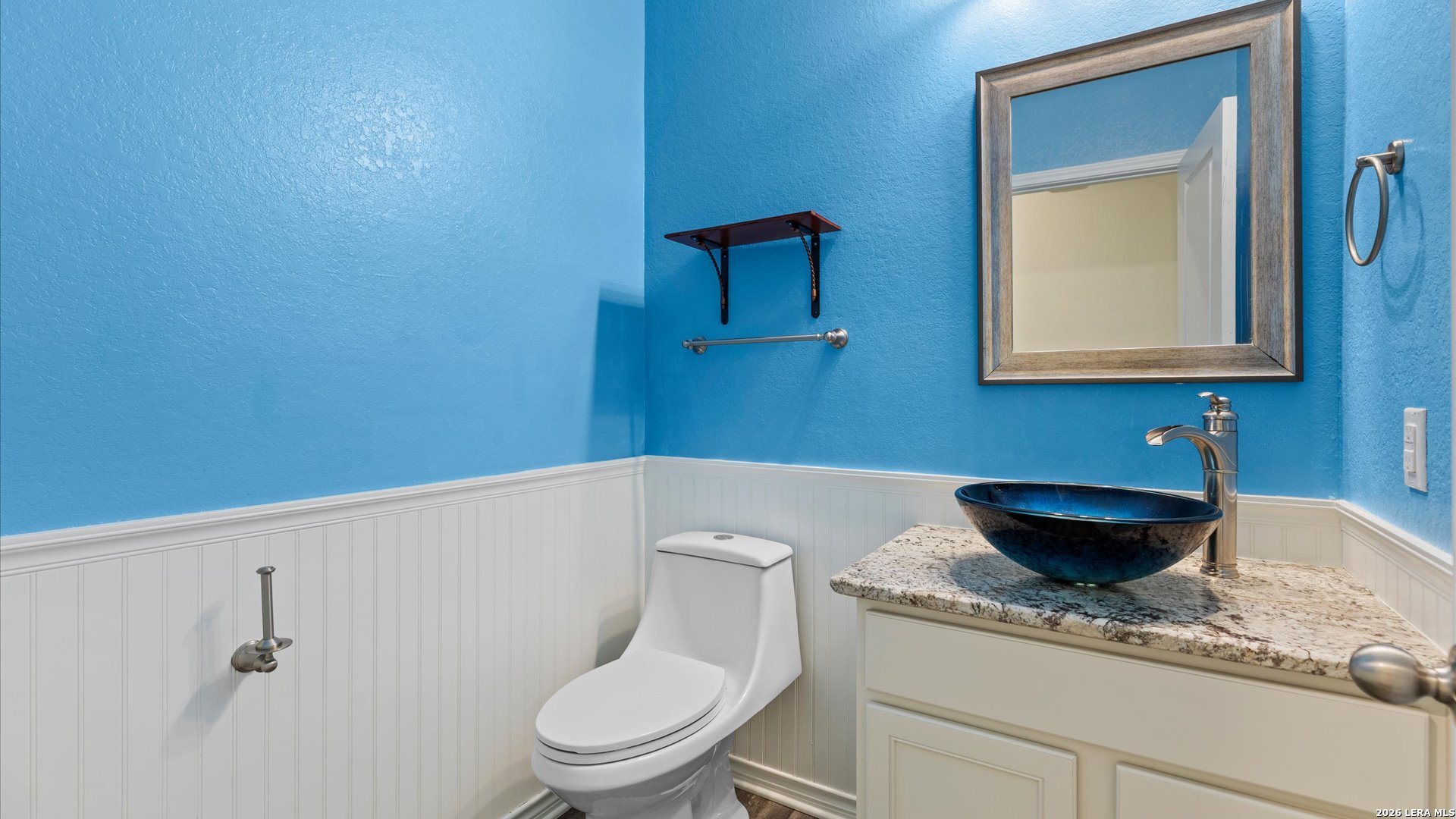 main property photo 17