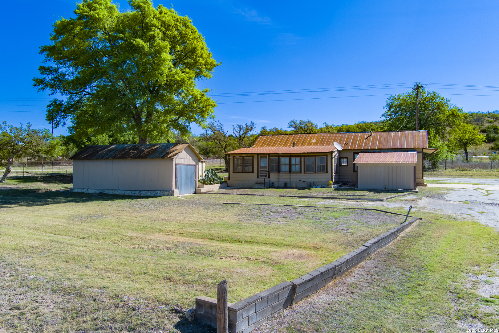 main property photo 18