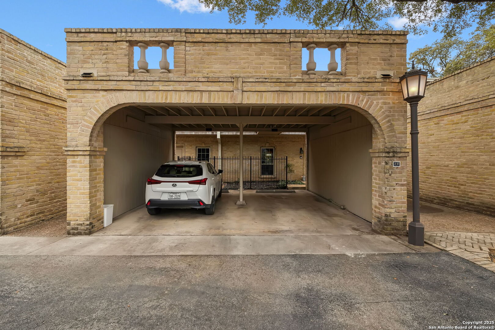 main property photo 36