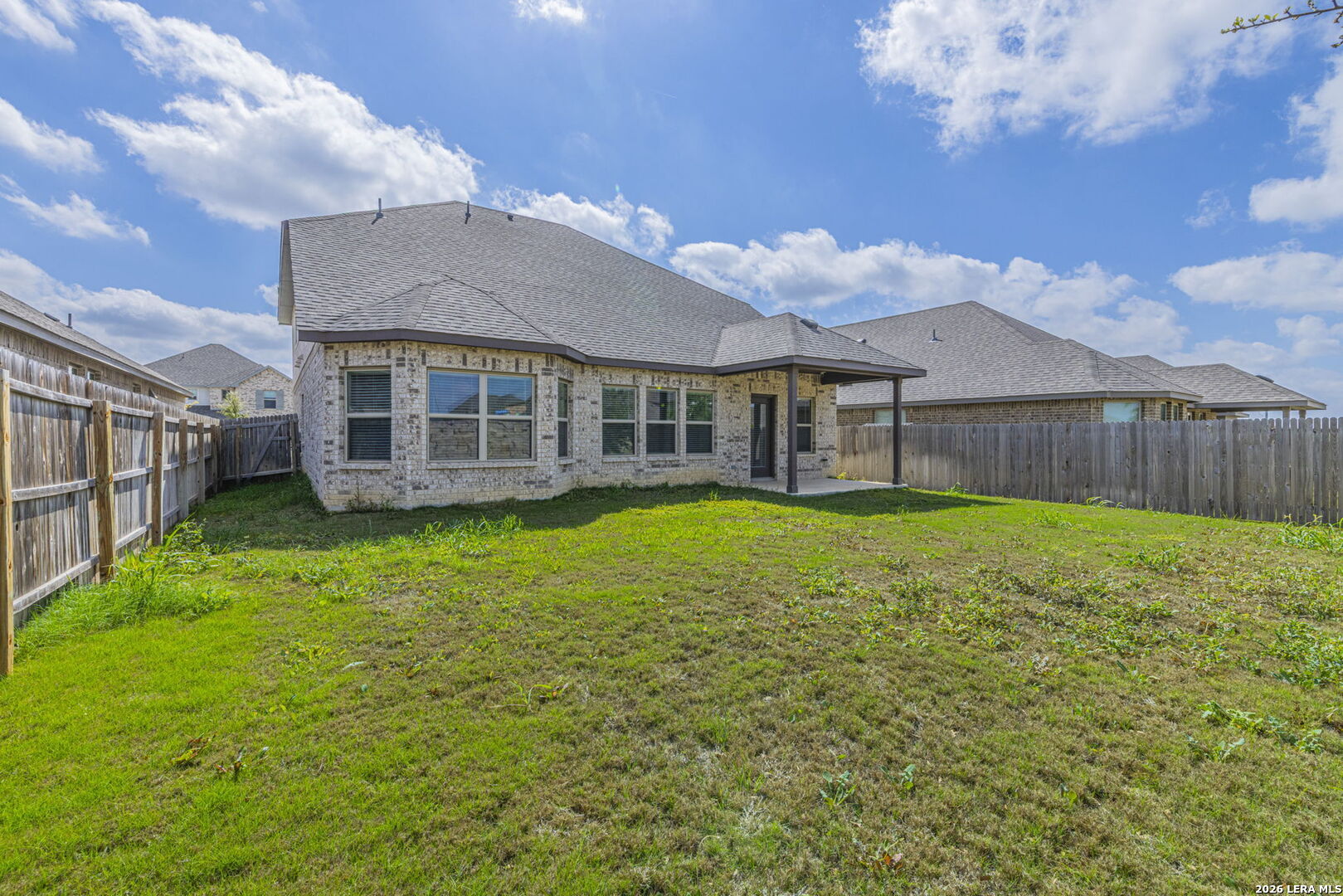 main property photo 28