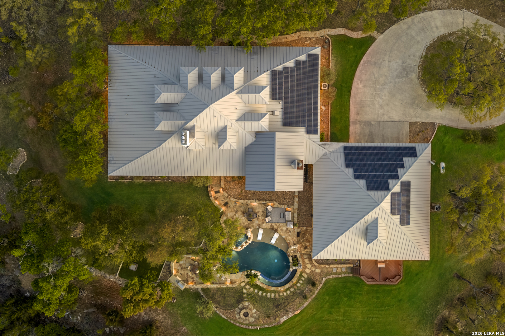 main property photo 23