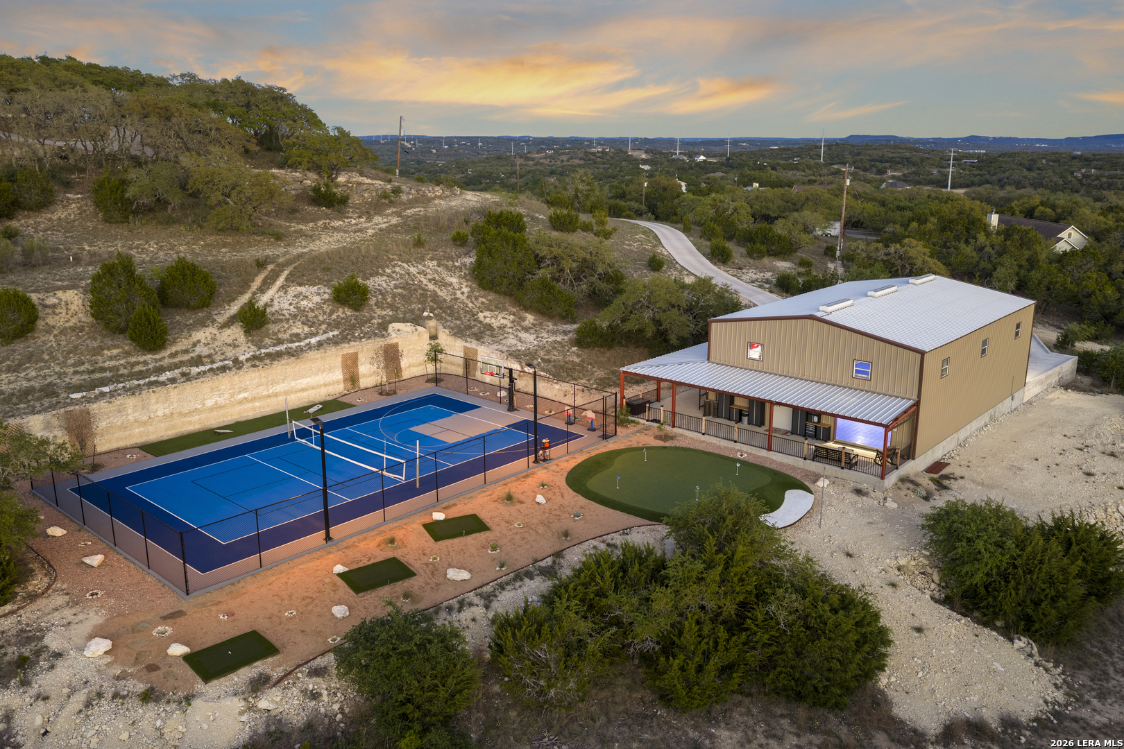 main property photo 4