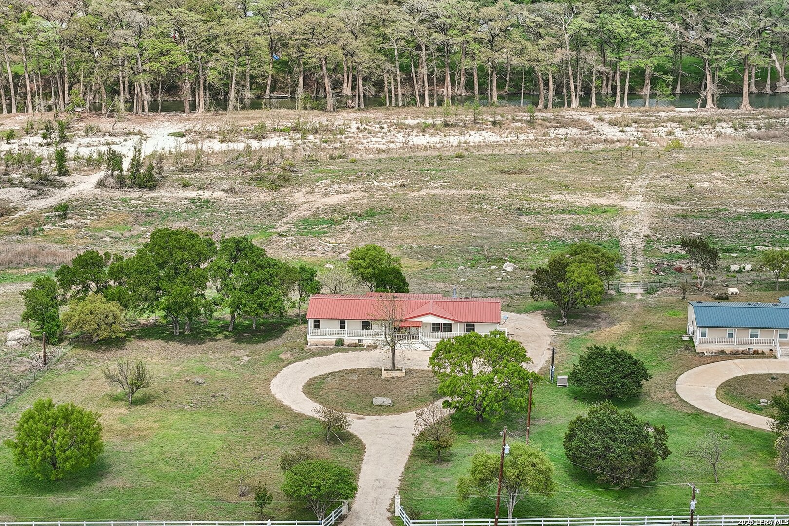 main property photo 50