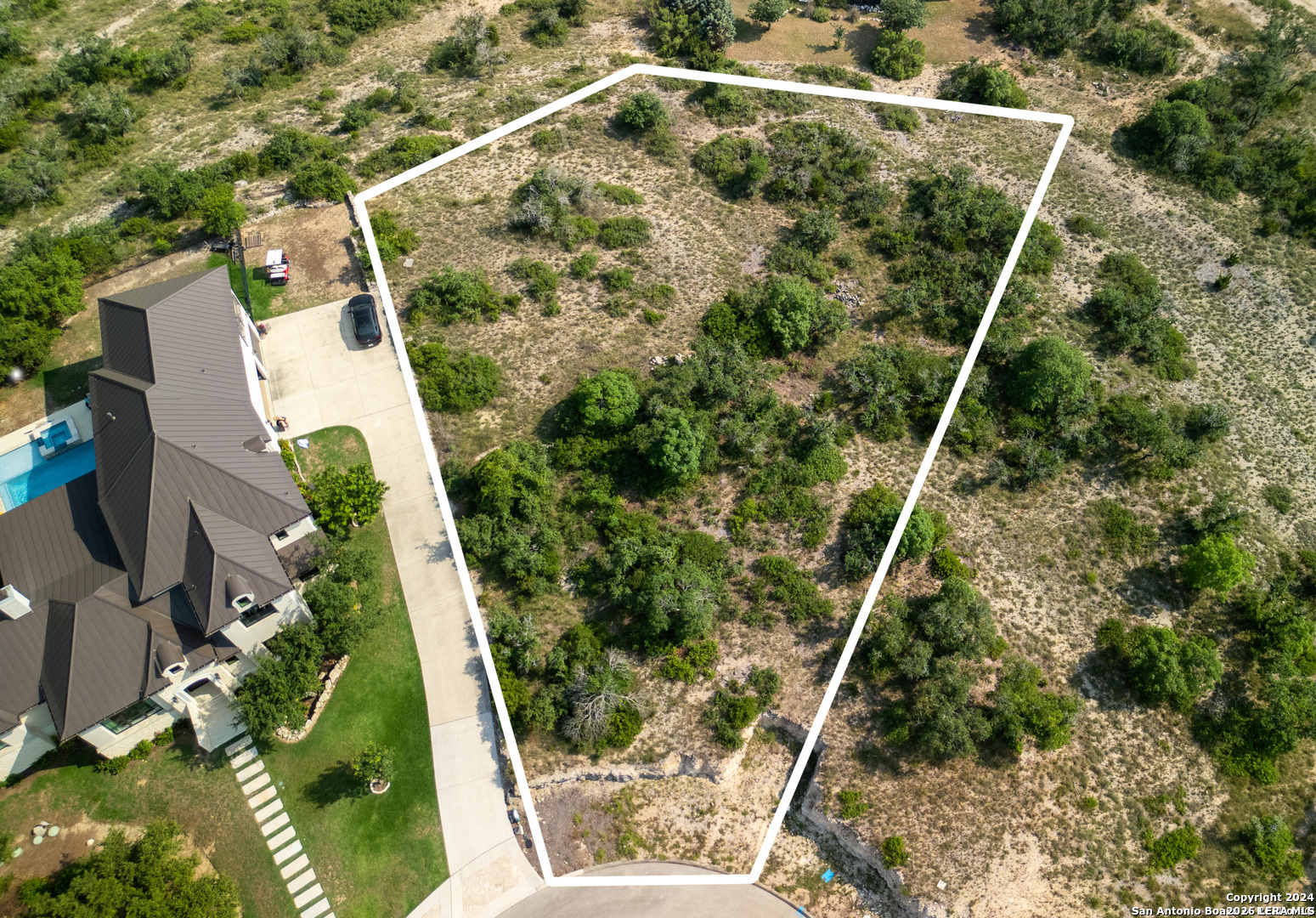 main property photo 6