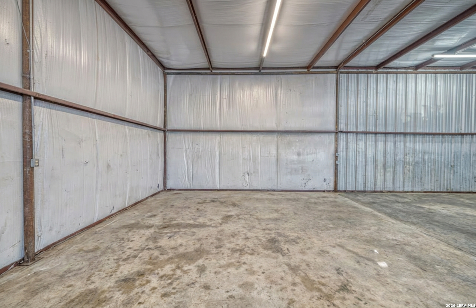 main property photo 13