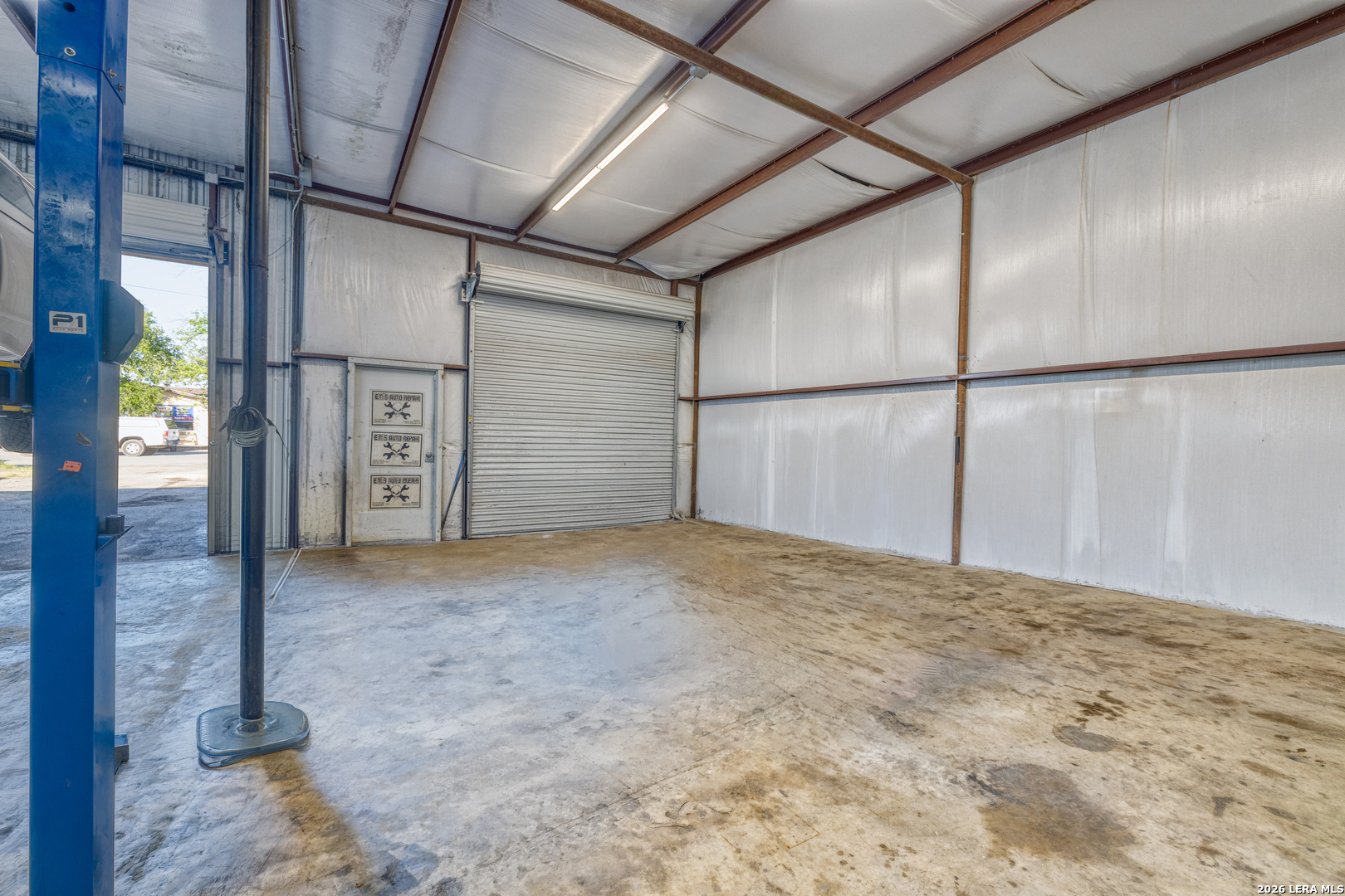 main property photo 14