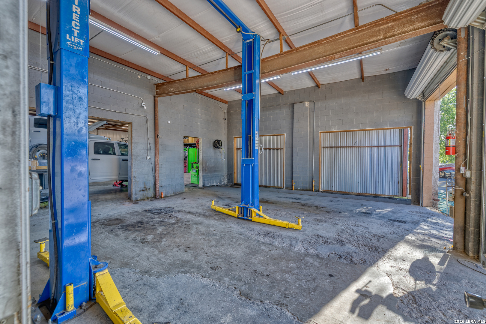main property photo 18