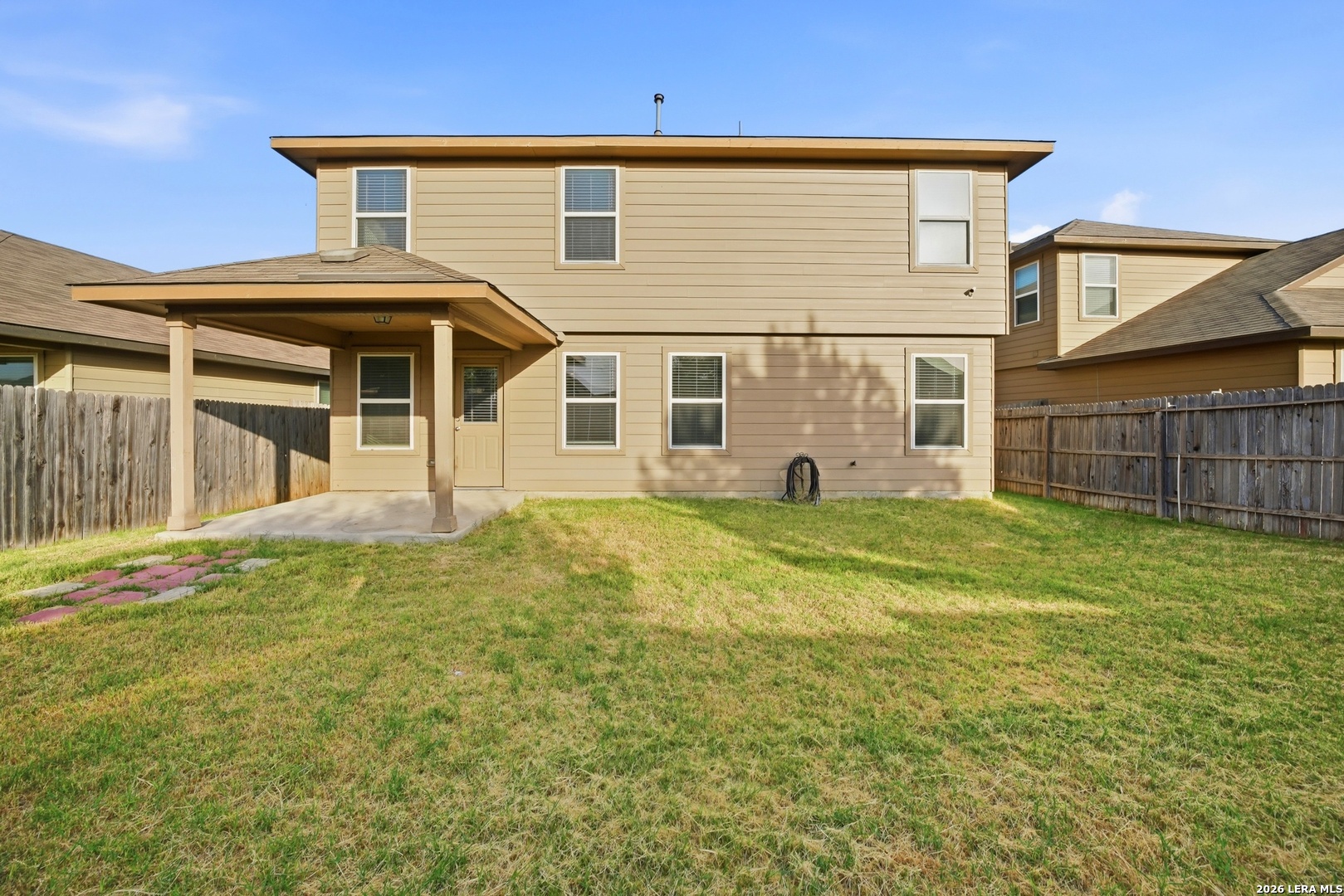 main property photo 28