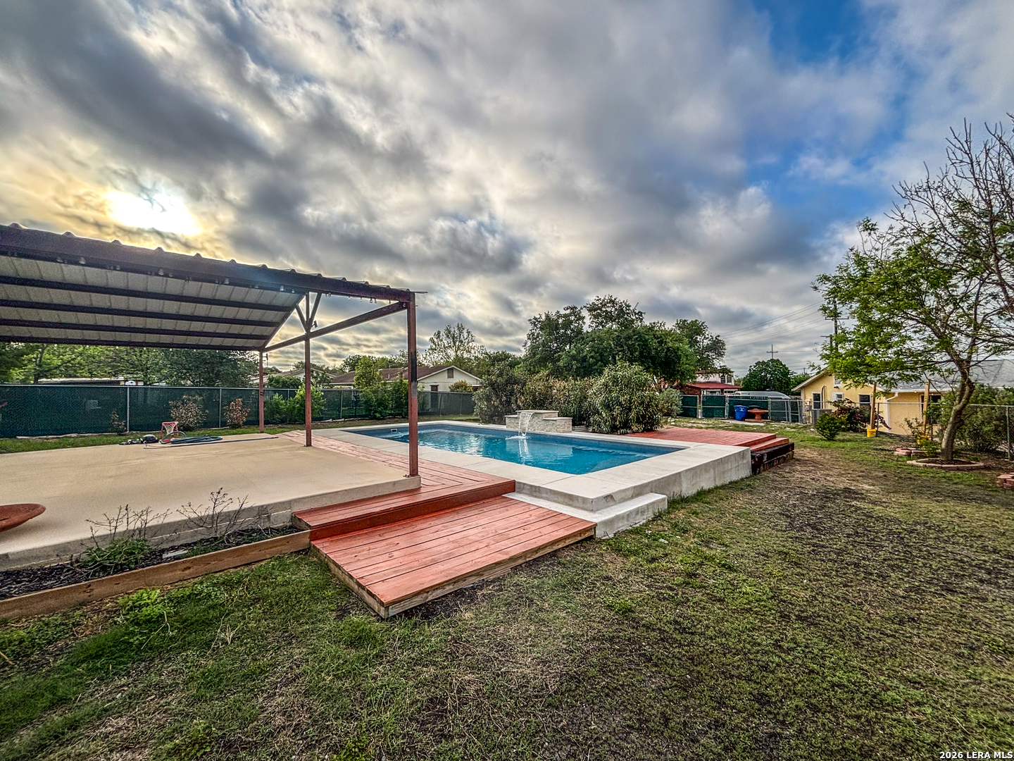 main property photo 12