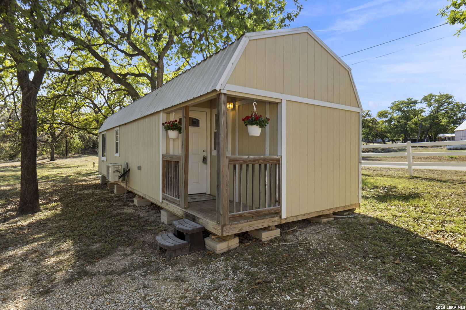 main property photo 40