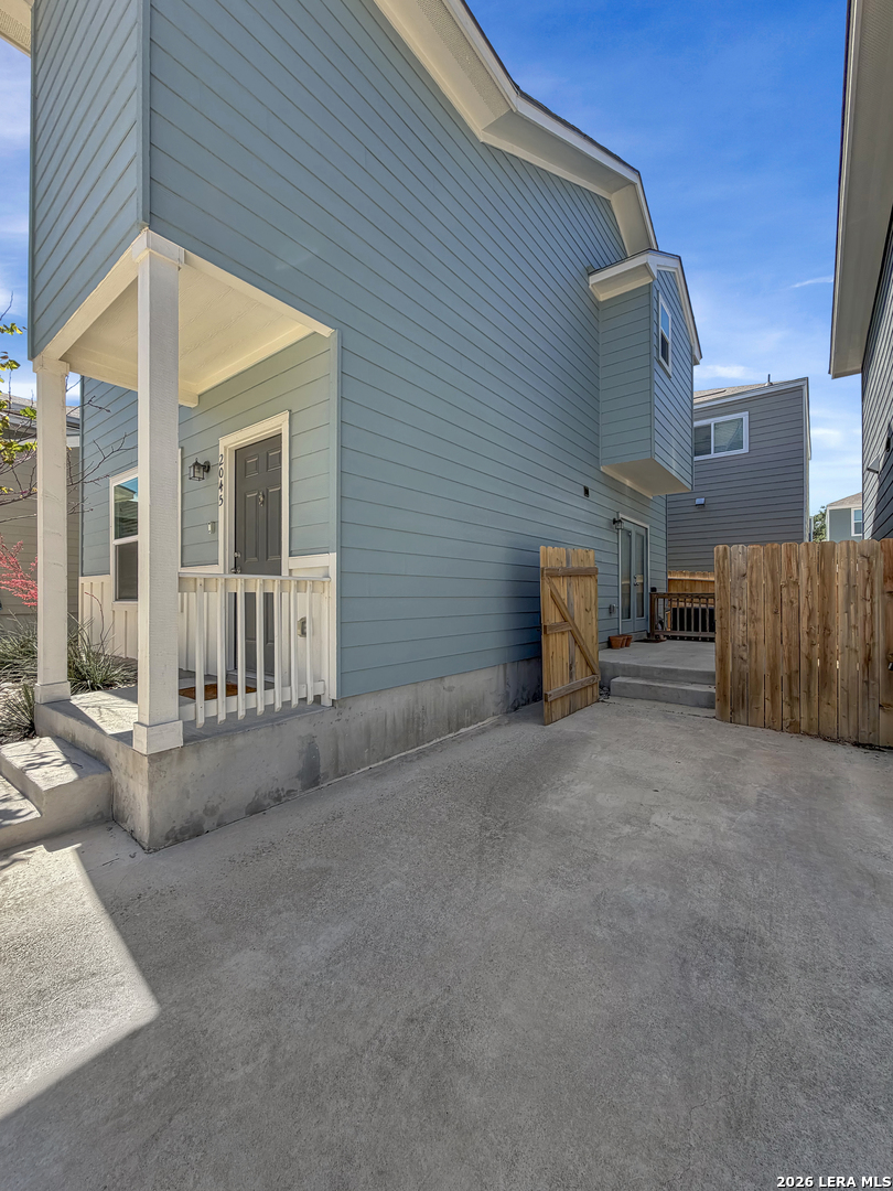 main property photo 4