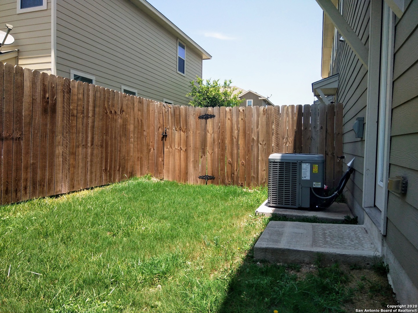 main property photo 40