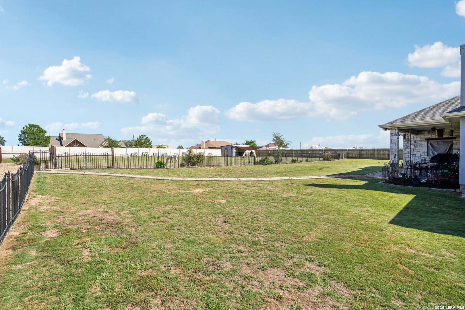 main property photo 40