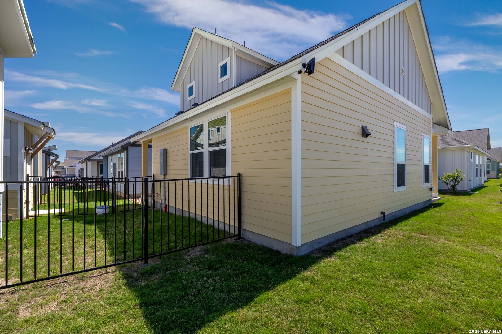 main property photo 18