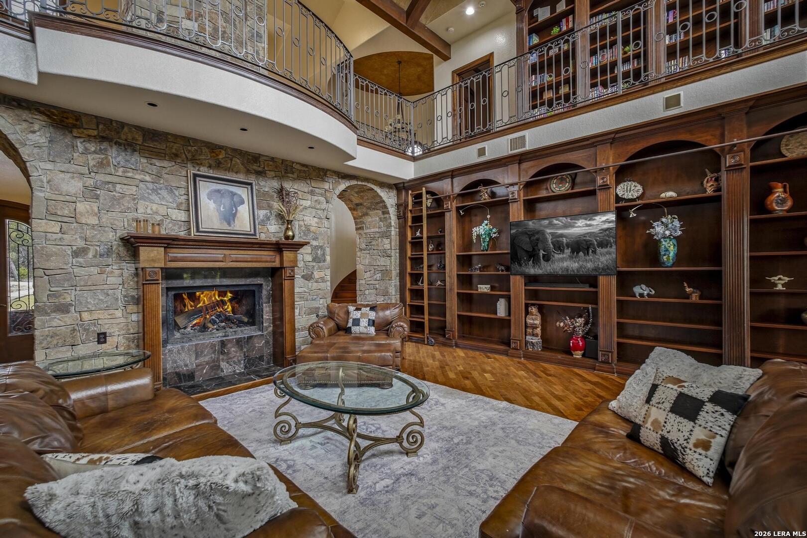 main property photo 11