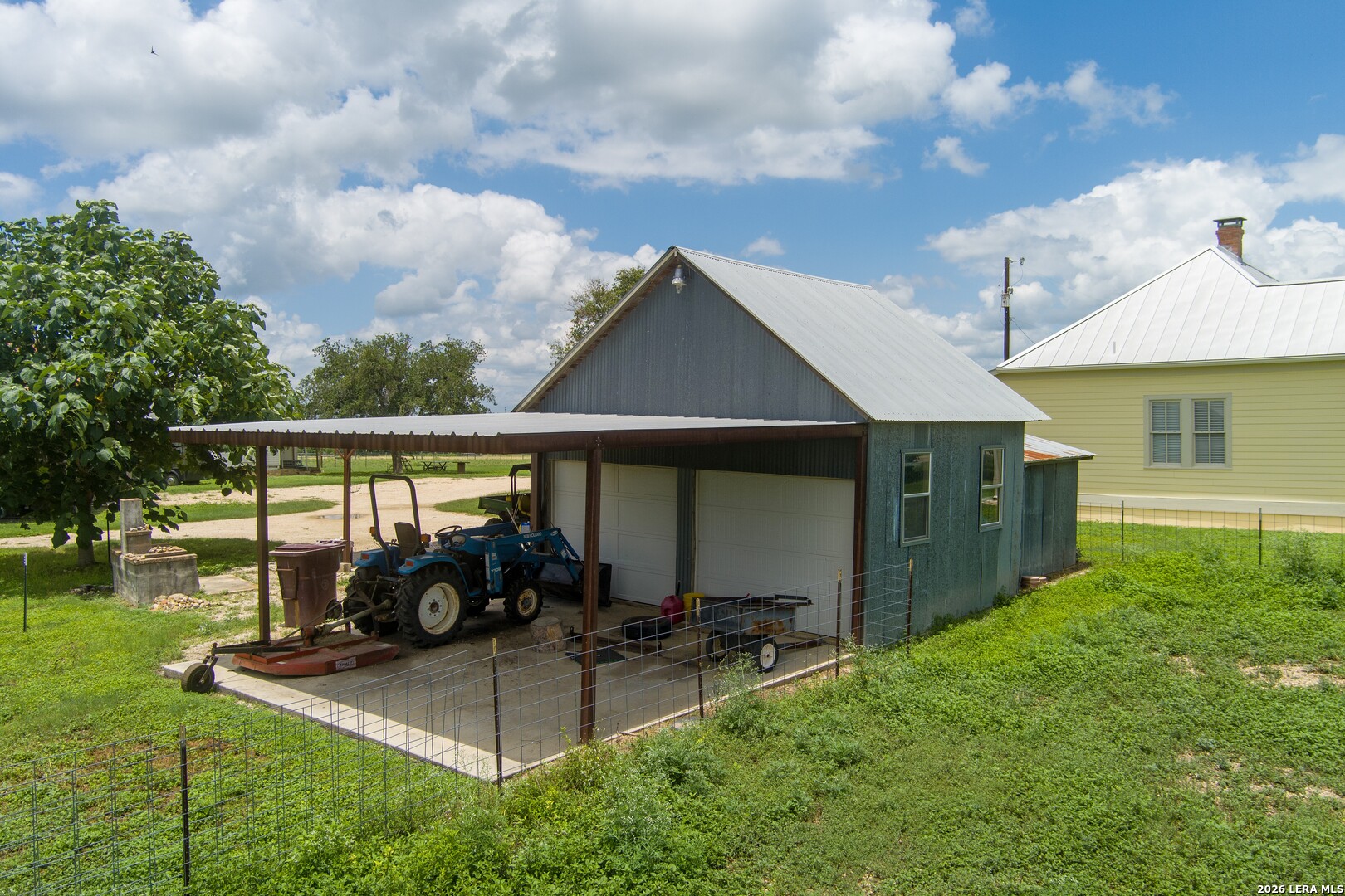 main property photo 34