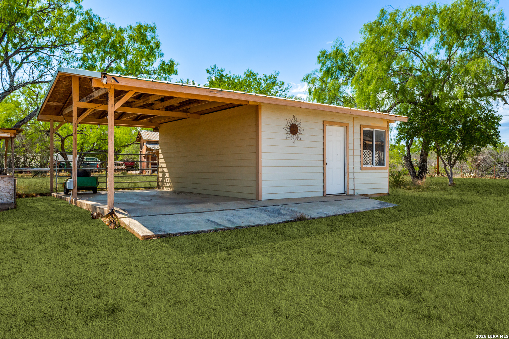 main property photo 22