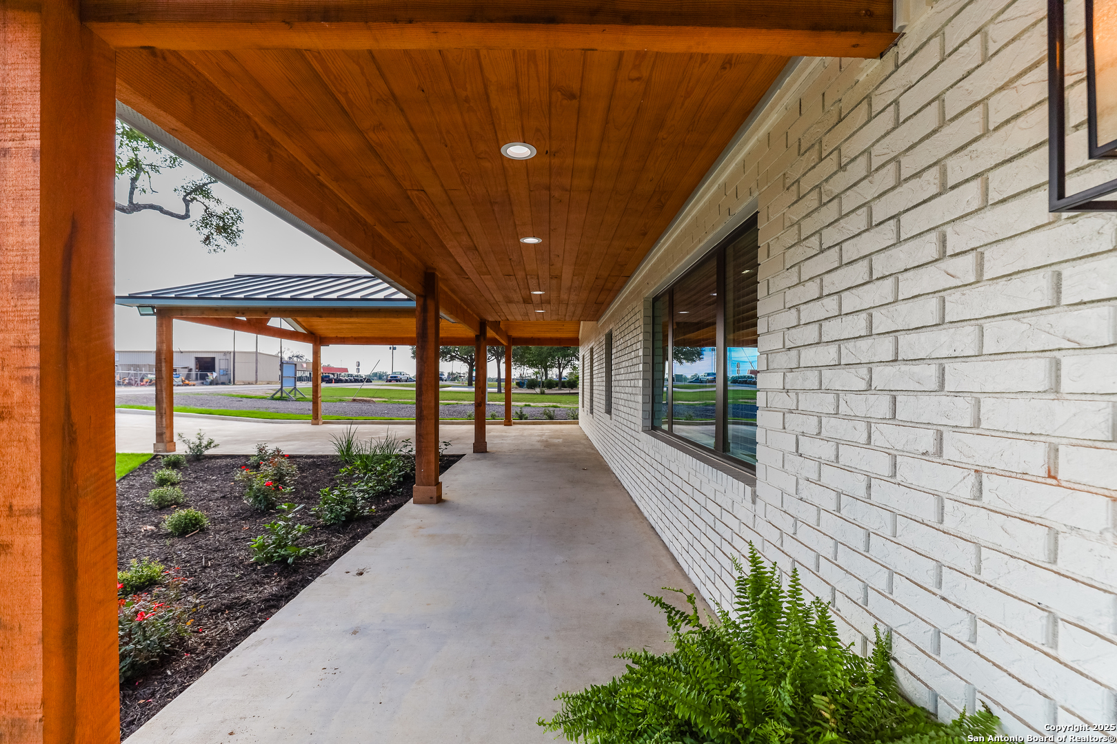 main property photo 10