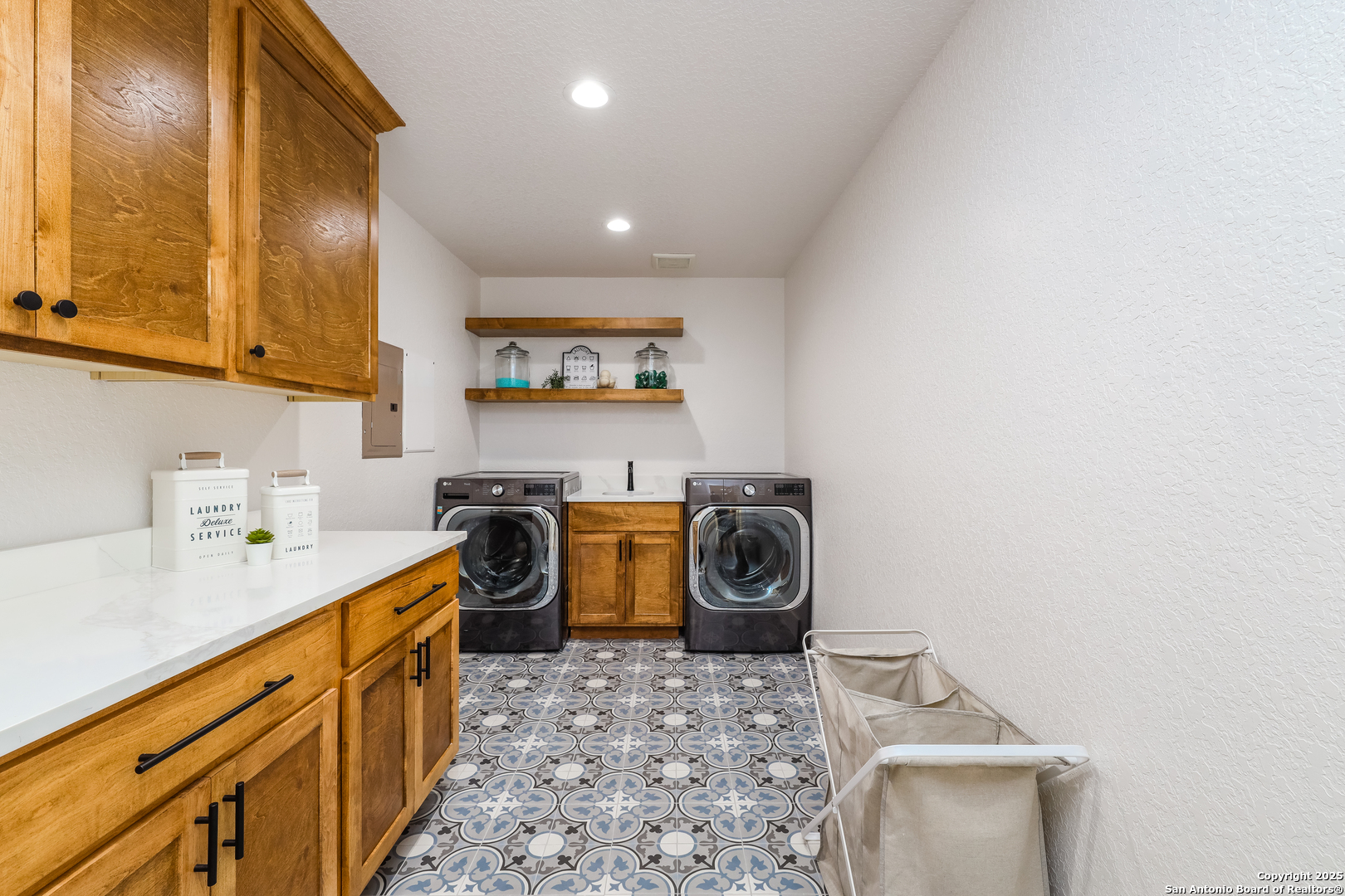 main property photo 20