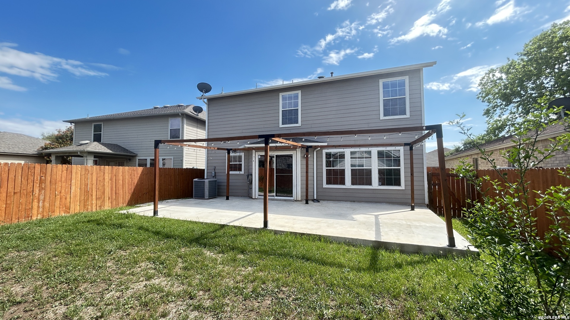 main property photo 40
