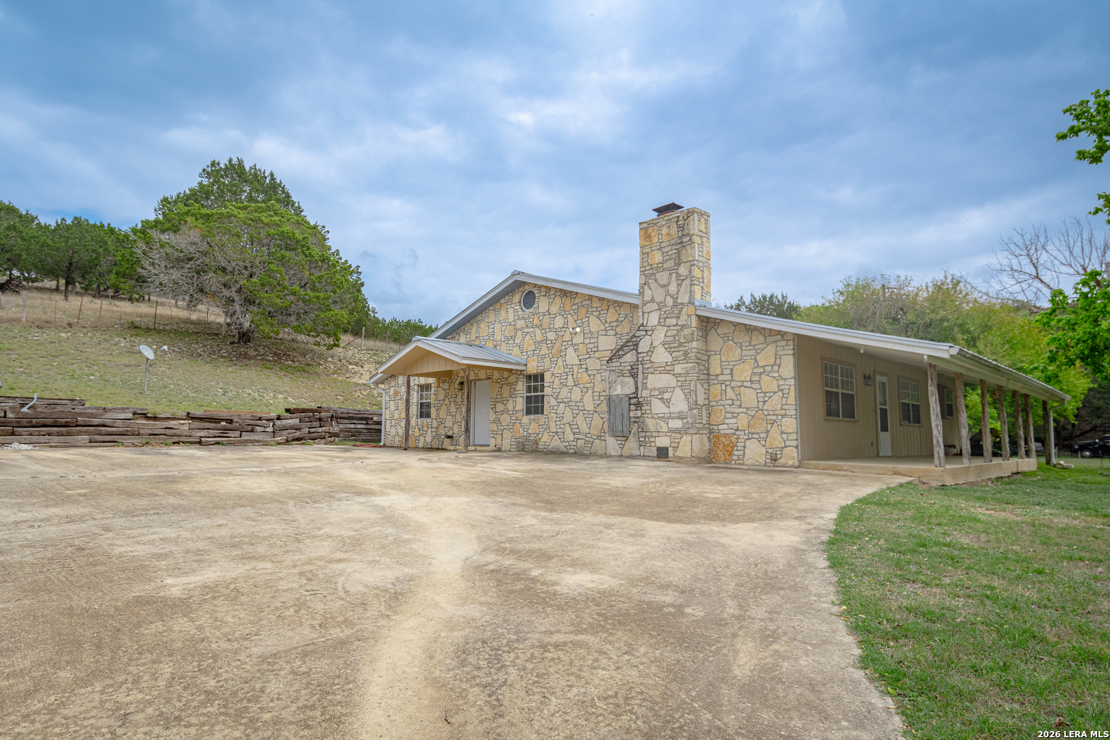 main property photo 45