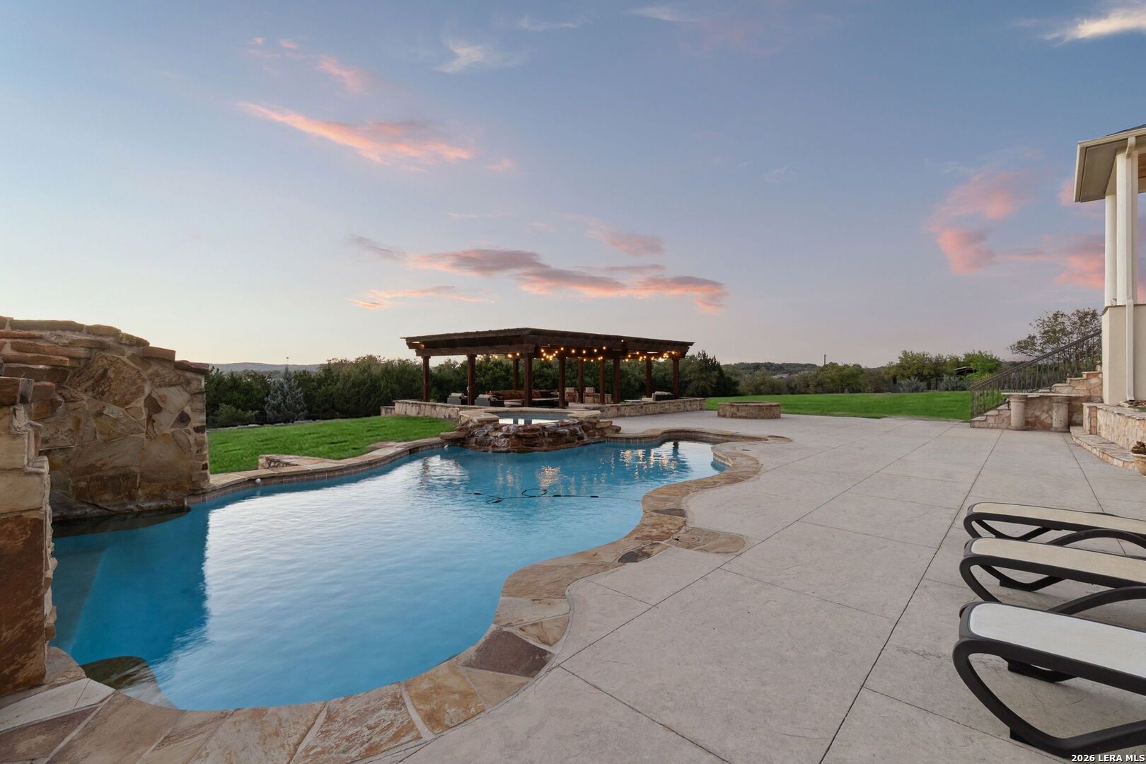 main property photo 45