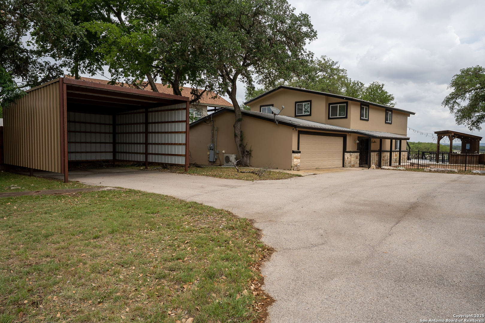 main property photo 2