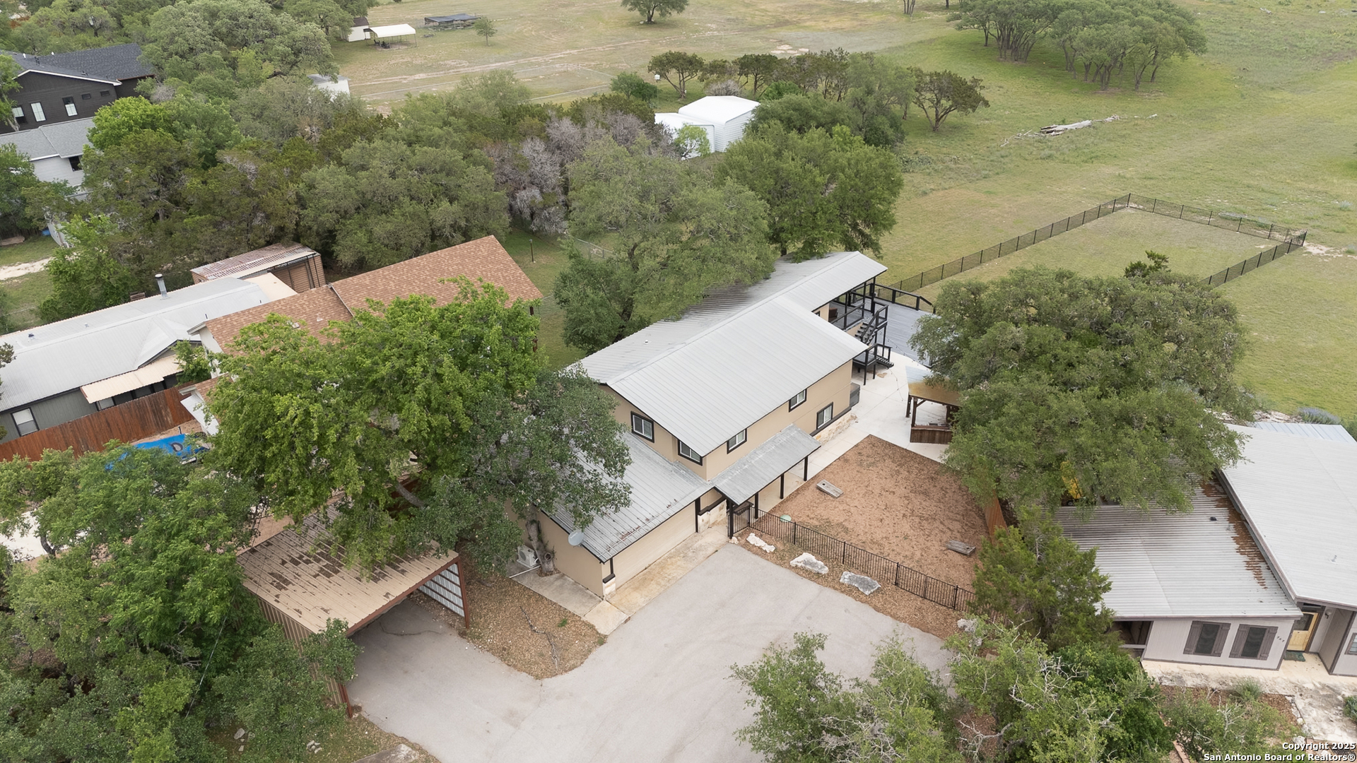 main property photo 36