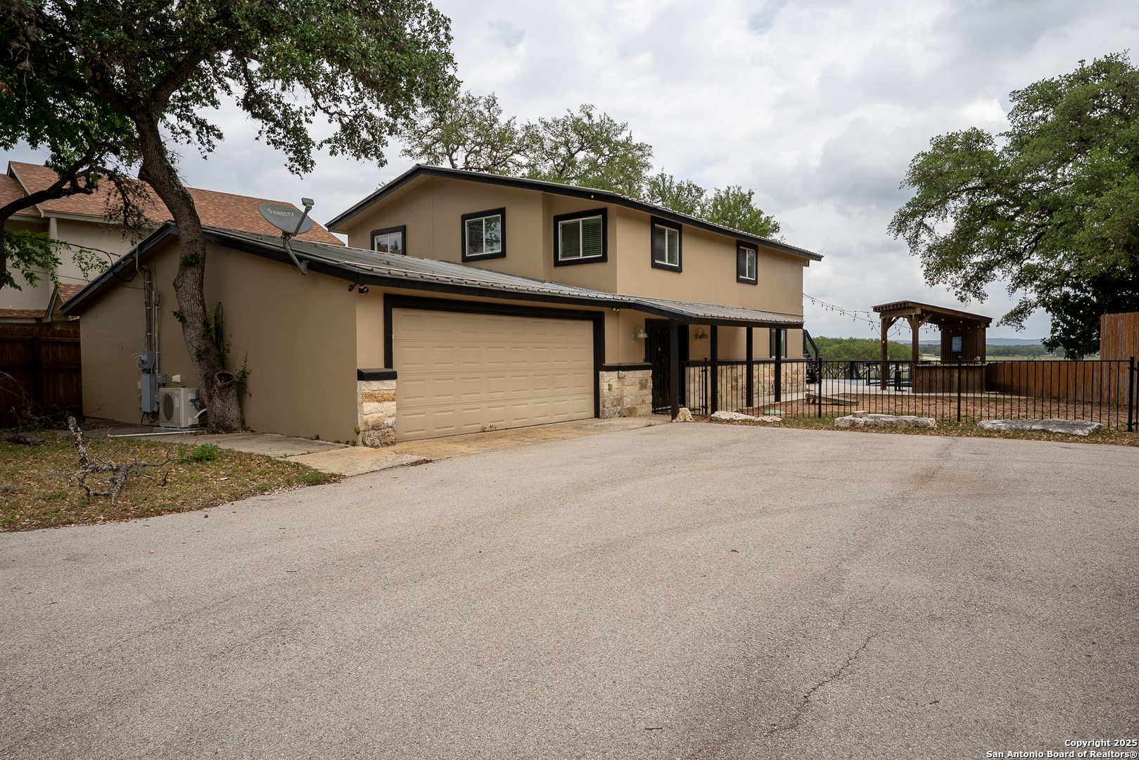 main property photo 38