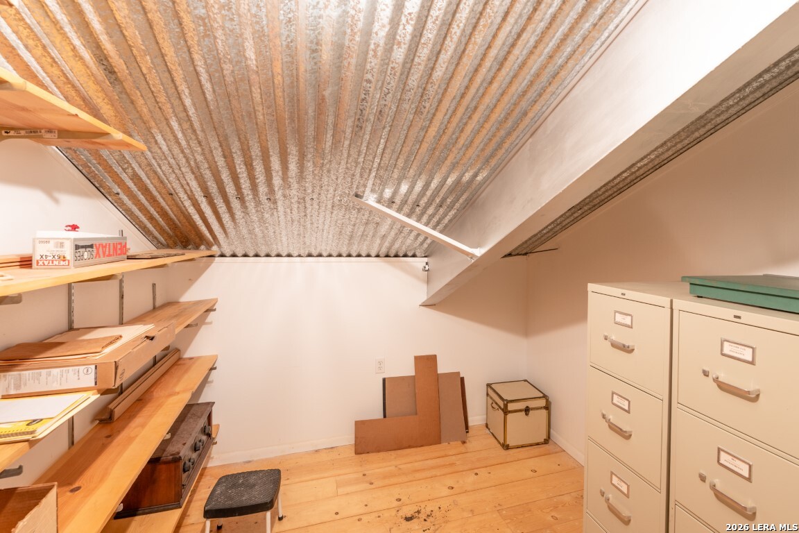 main property photo 36