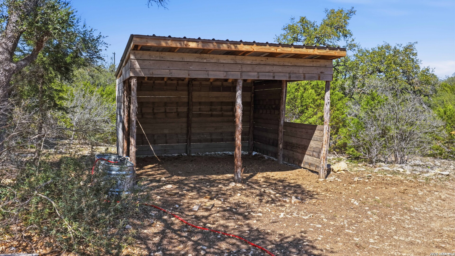 main property photo 23