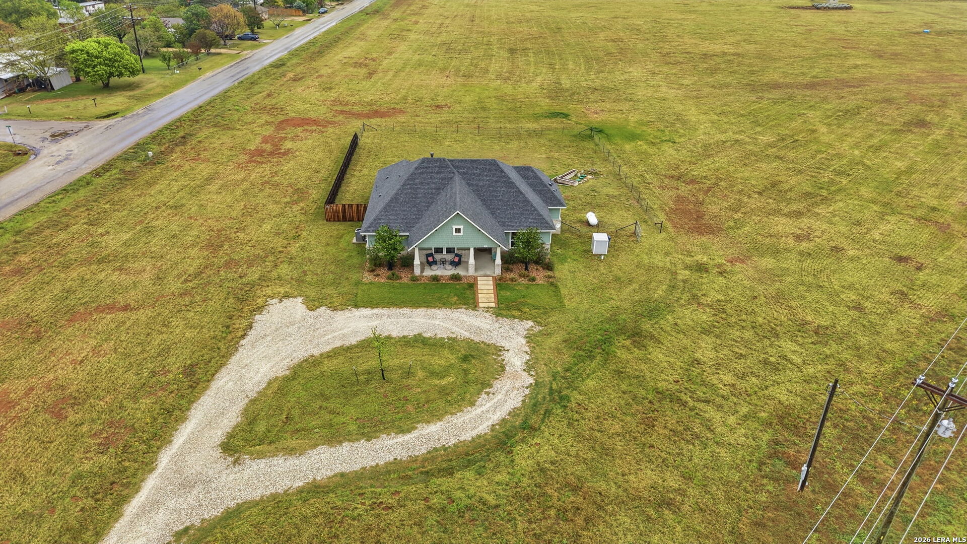 main property photo 41