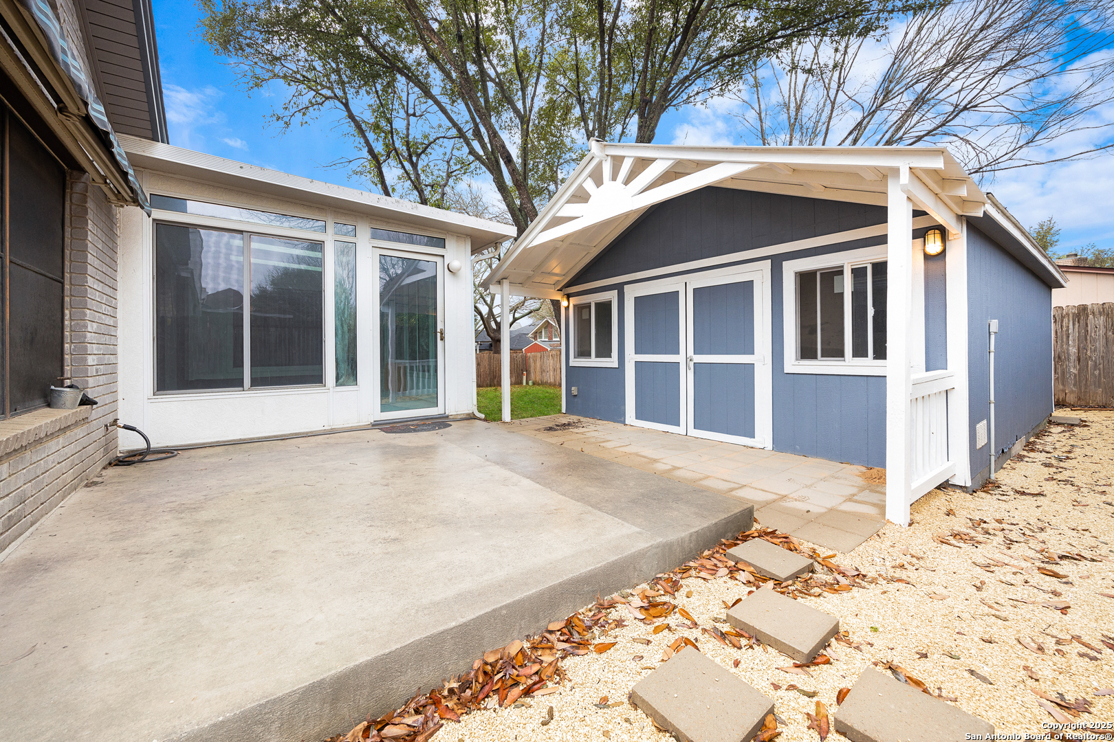 main property photo 23