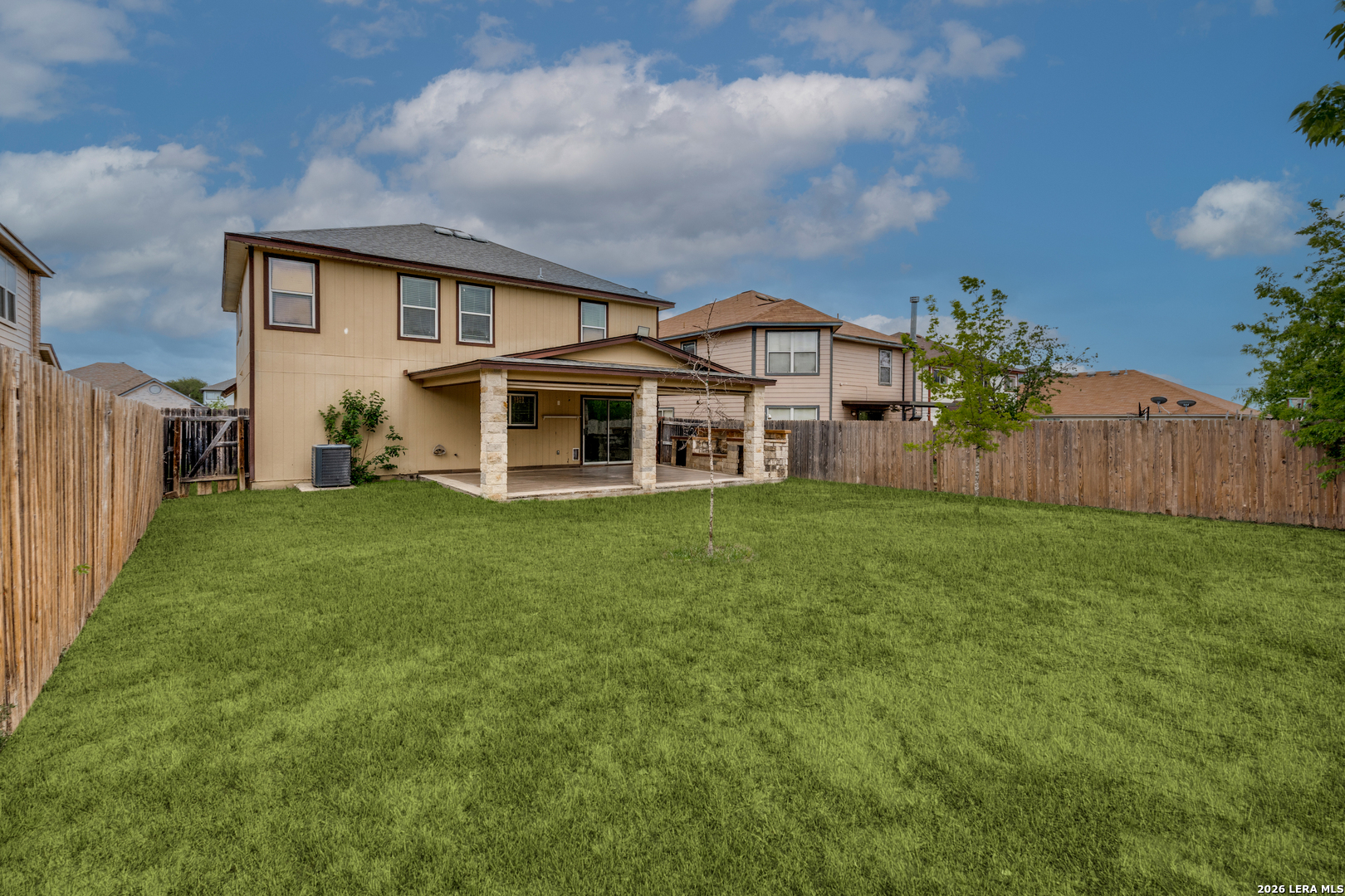 main property photo 28