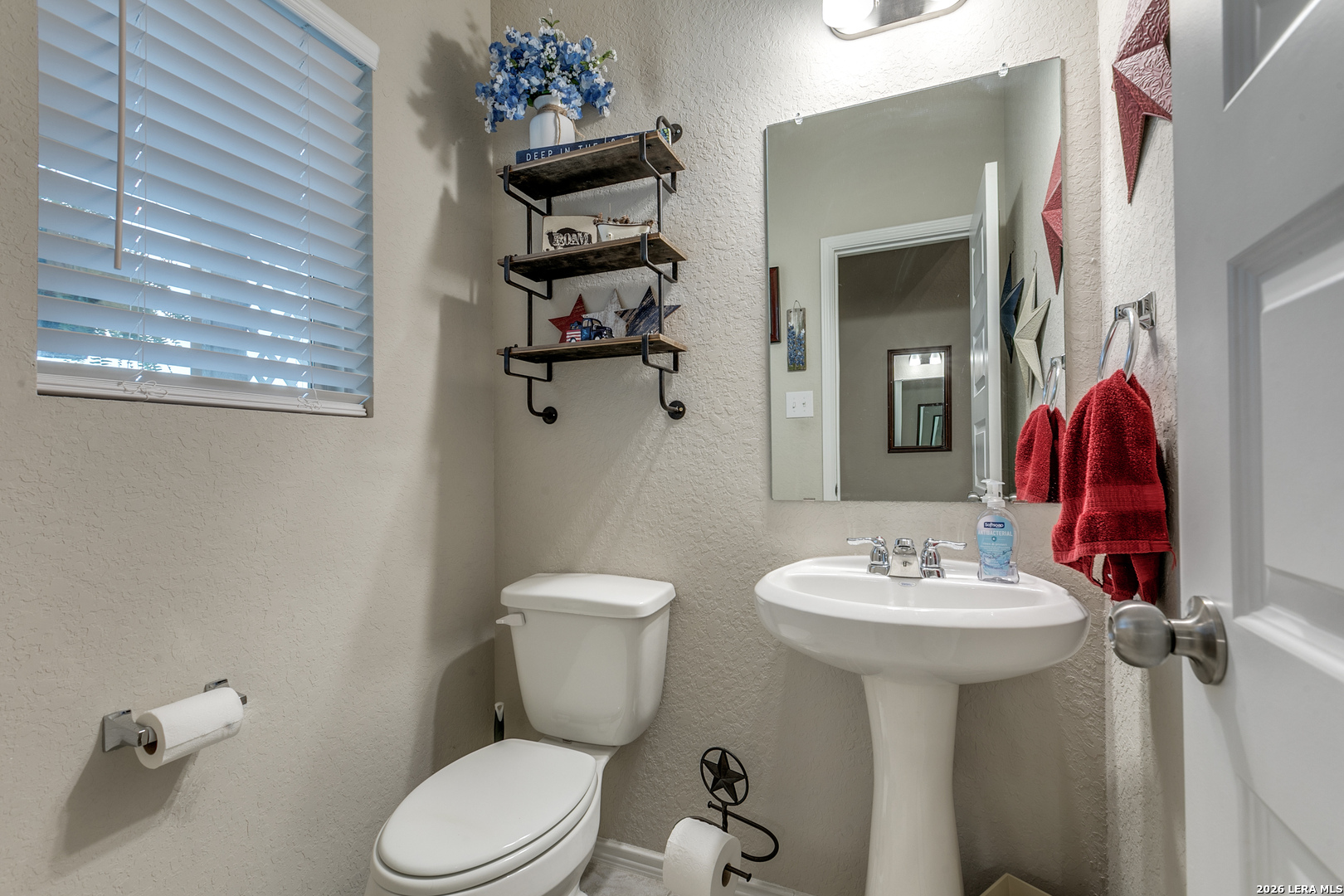 main property photo 8