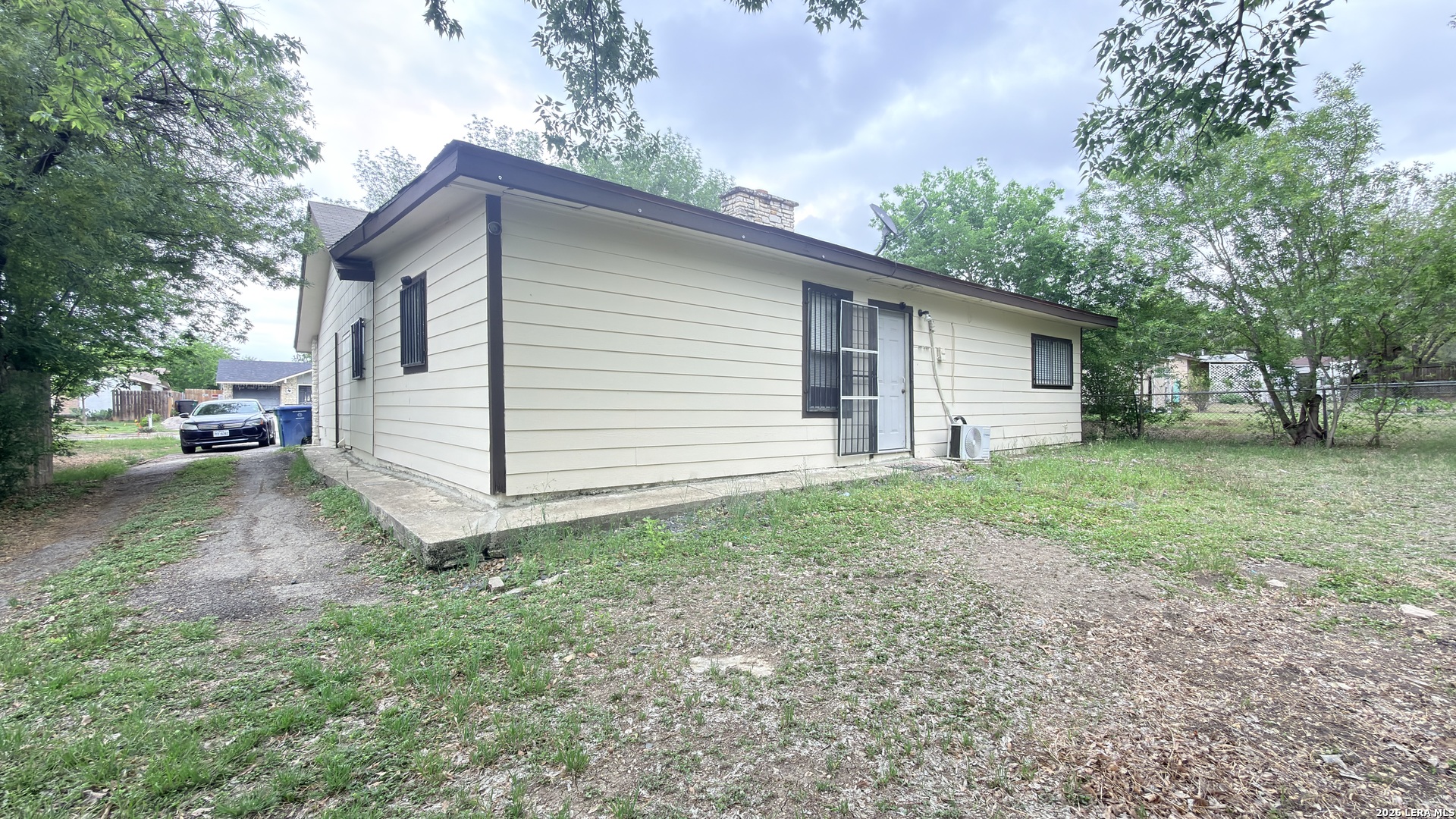 main property photo 11