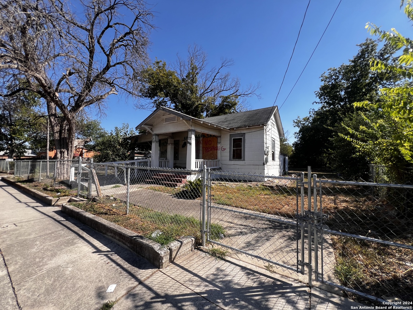 main property photo 12