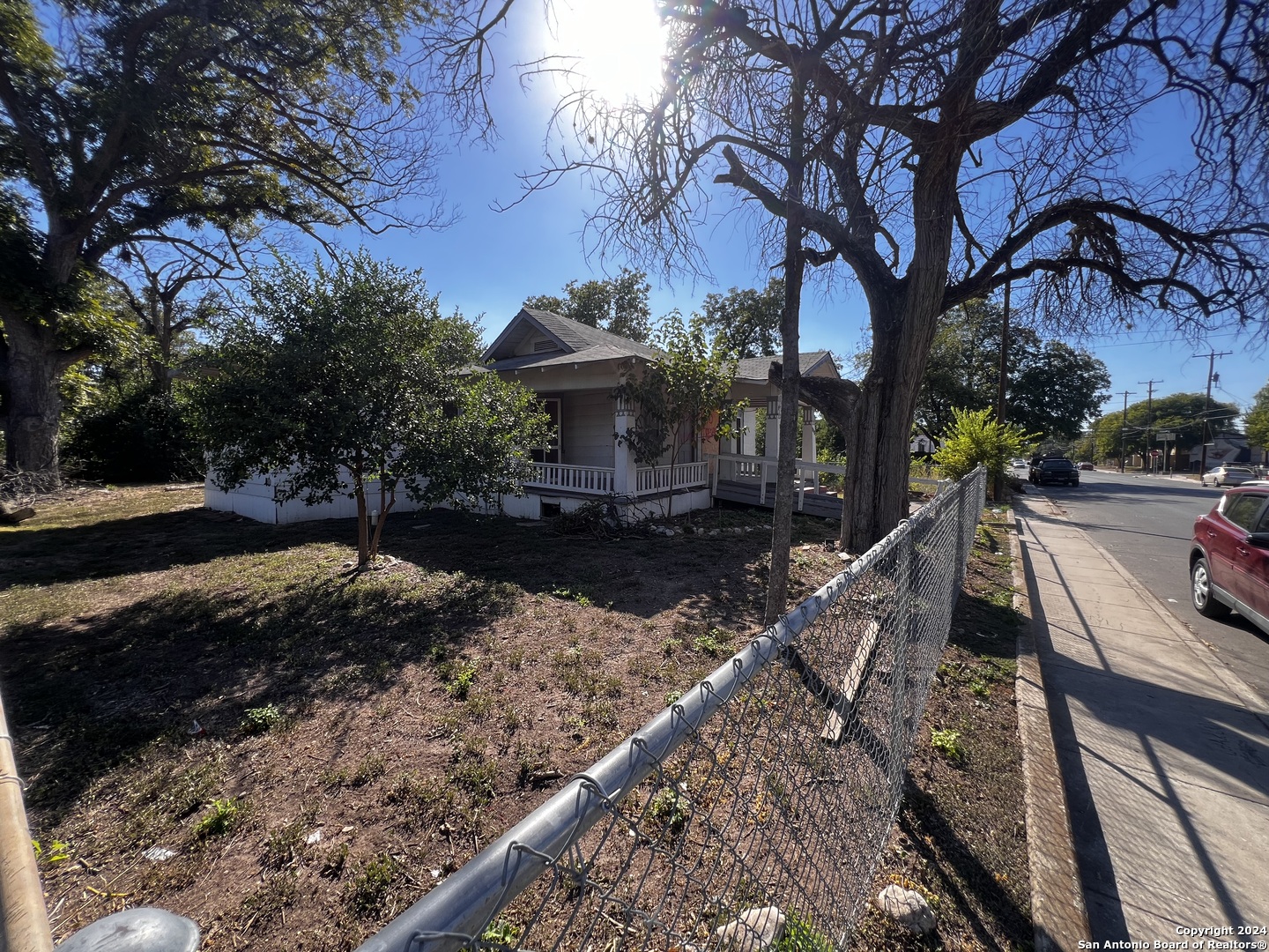 main property photo 14