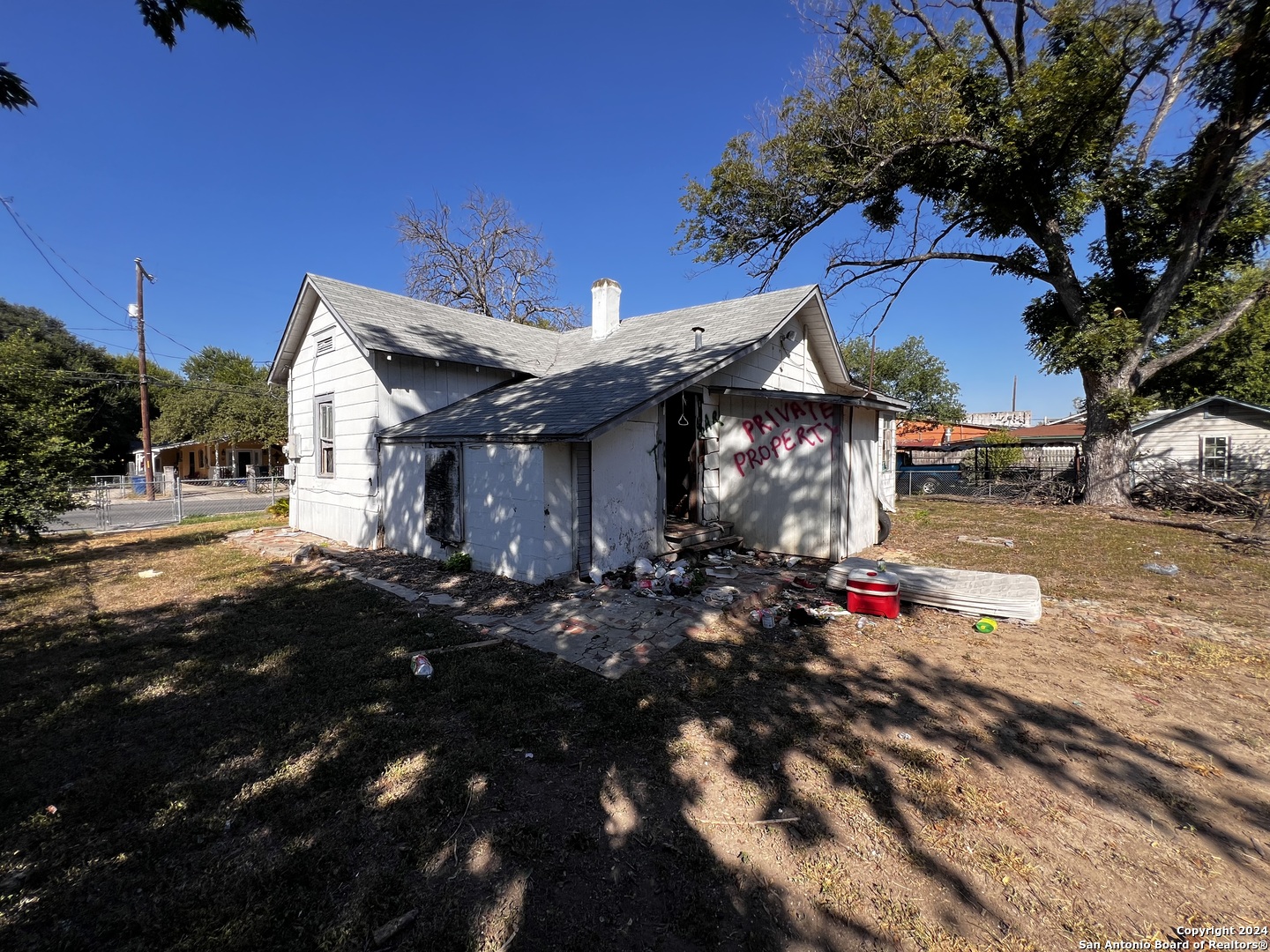 main property photo 16