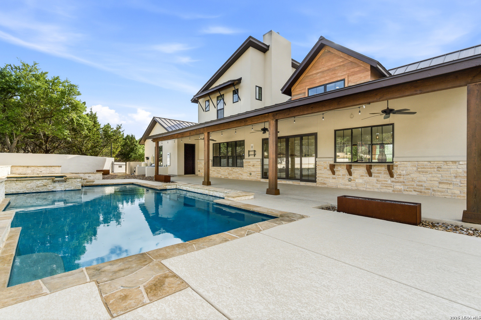 main property photo 44