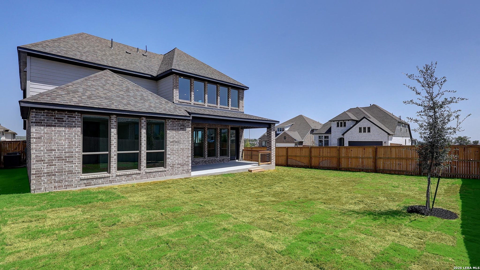 main property photo 18