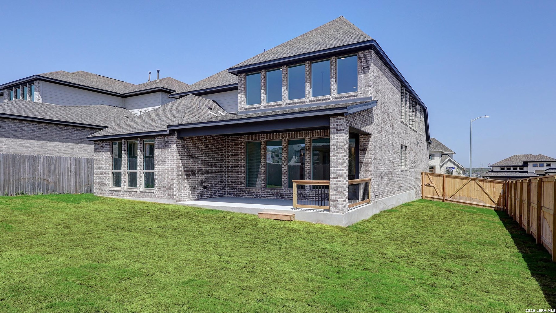 main property photo 19