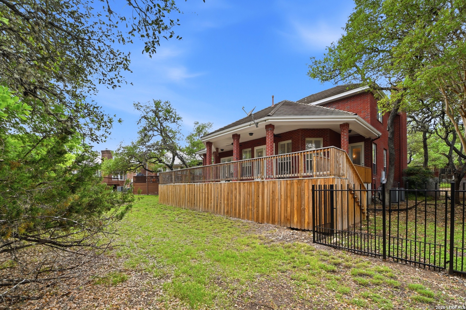 main property photo 7